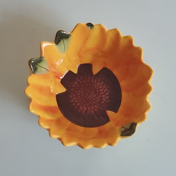 Pier 1 Other - Sunflower Decor Bowl